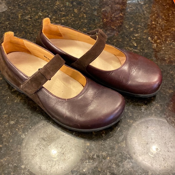 Birkenstock | Shoes | Birkenstock Footprints Brown Leather Flat Mary Jane  Comfort Shoes Eu 37us 65 | Poshmark